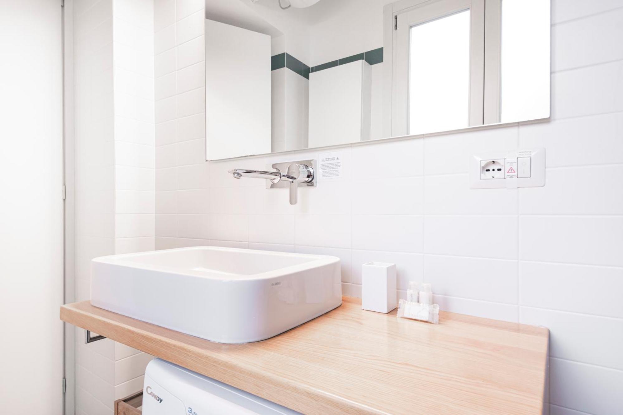 Amazing Flat Near Duomo & Colonne Di San Lorenzo By Easylife Milano Exterior foto